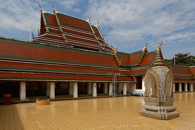 Wat Traimitr-NOV13-038